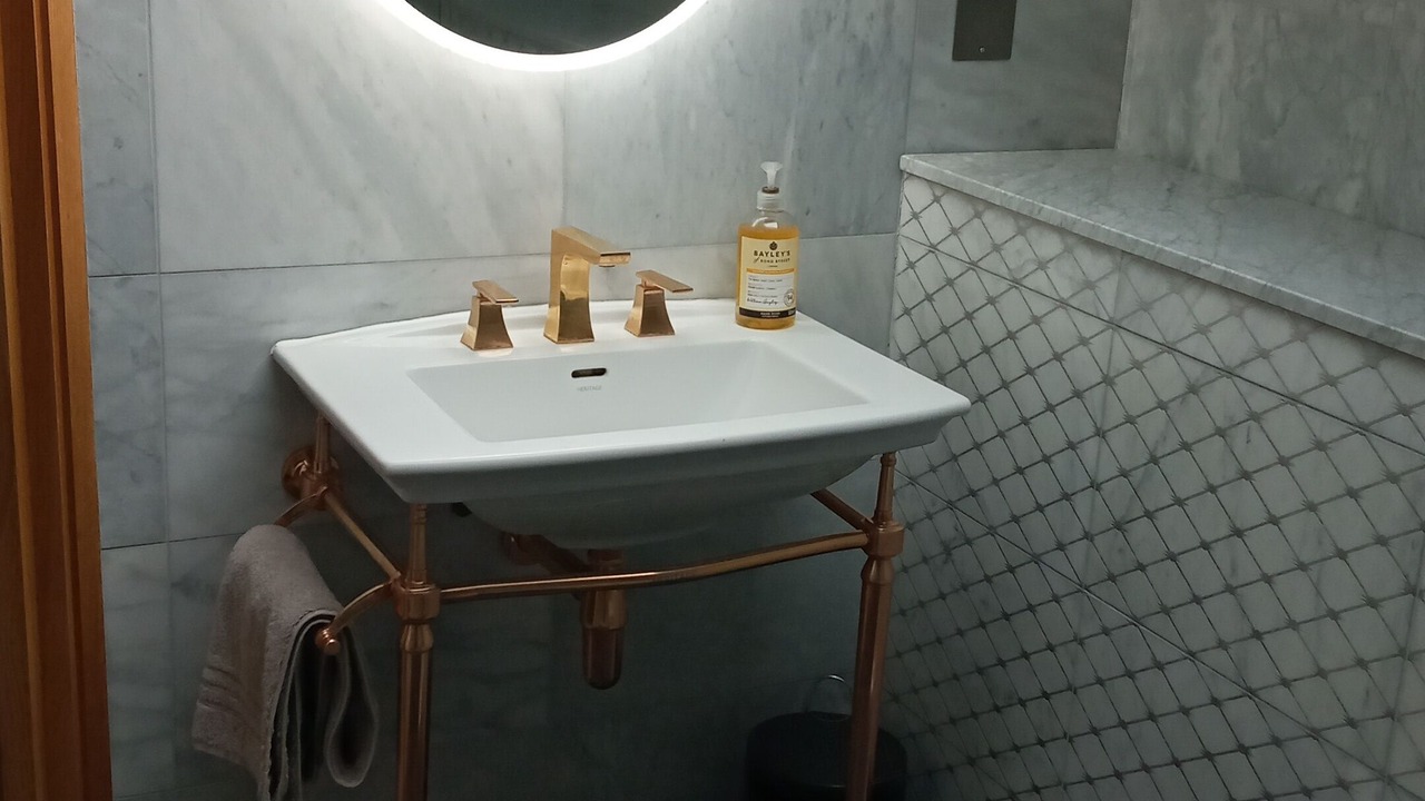 Photo of Bathroom in Sandy