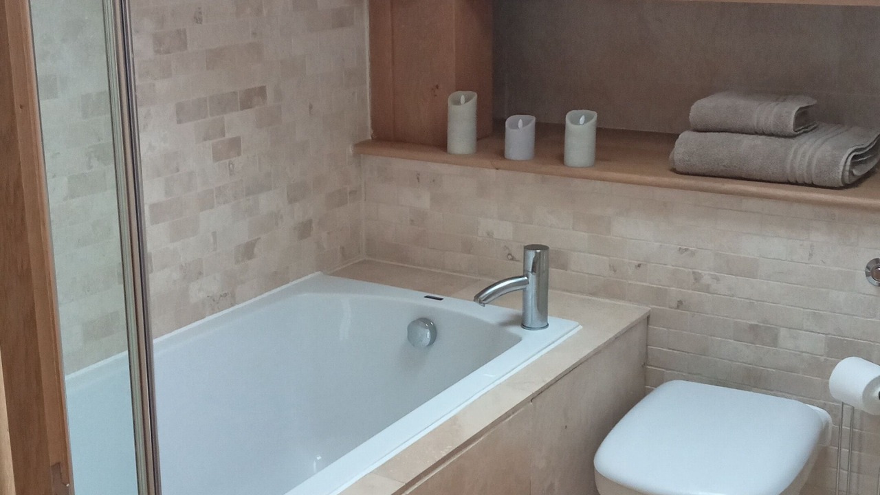 Photo of Bathroom in Sandy