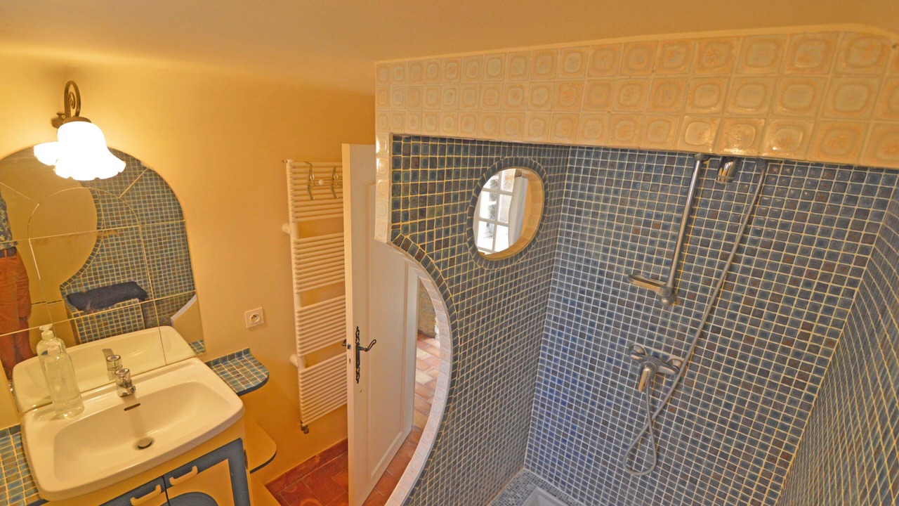 Photo of Bathroom in Le Teil