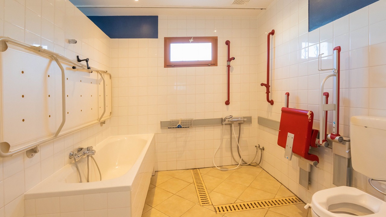 Photo of Bathroom in Ouveillan