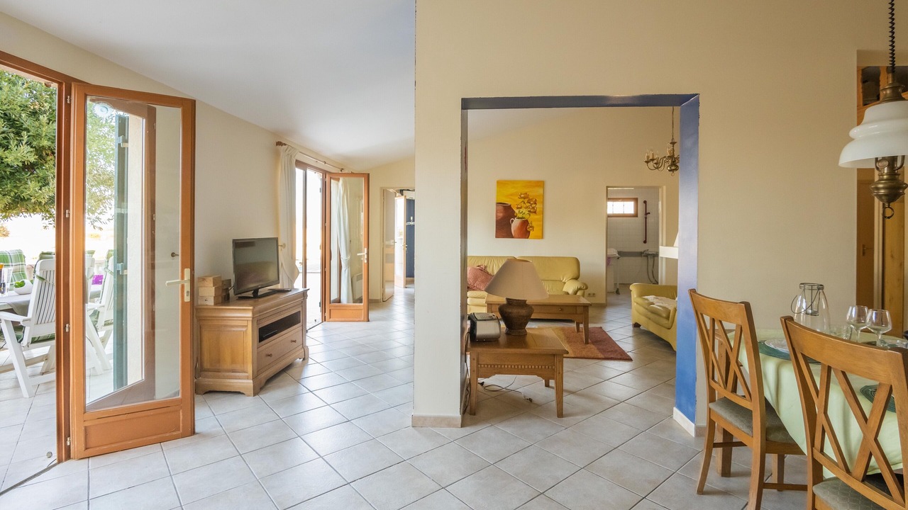 Photo of Livingroom in Ouveillan