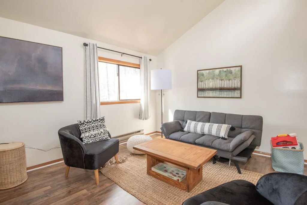 Photo of Livingroom in Thornhurst