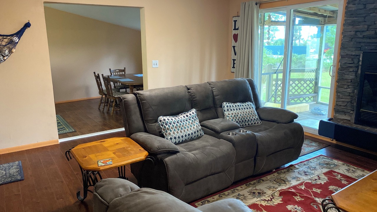 Photo of Livingroom in Carrabelle