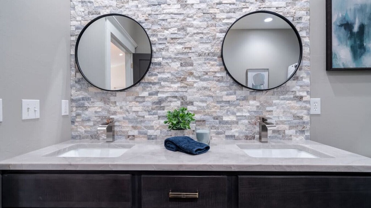Photo of Bathroom in Garvin County