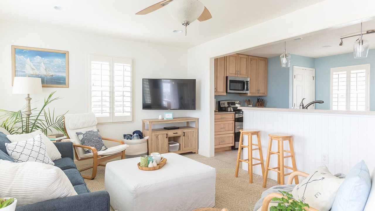 Photo of Livingroom in Surry