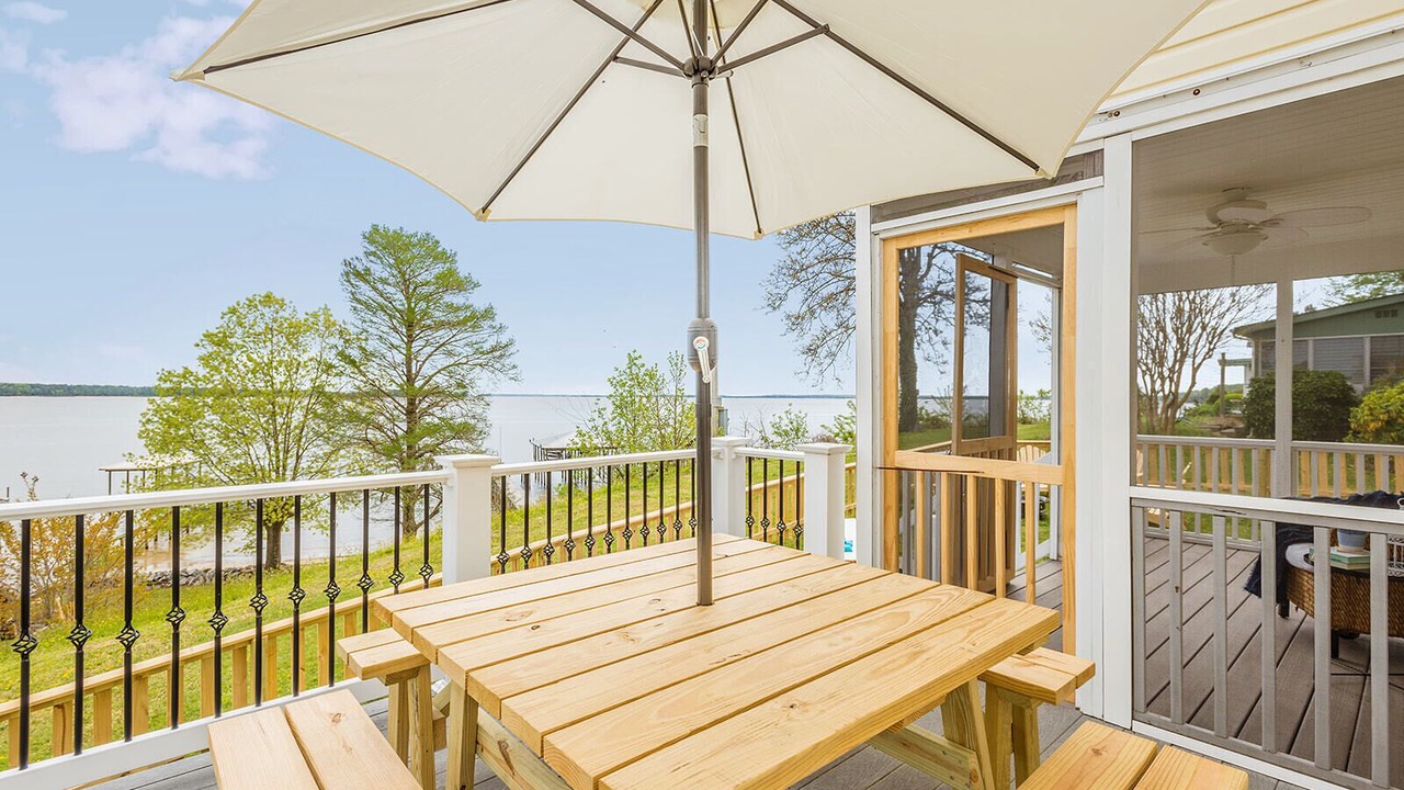 Photo of Outdoor in Surry