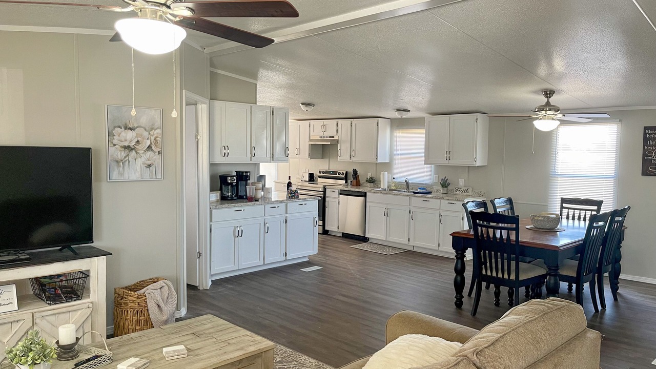 Photo of Livingroom in Mead