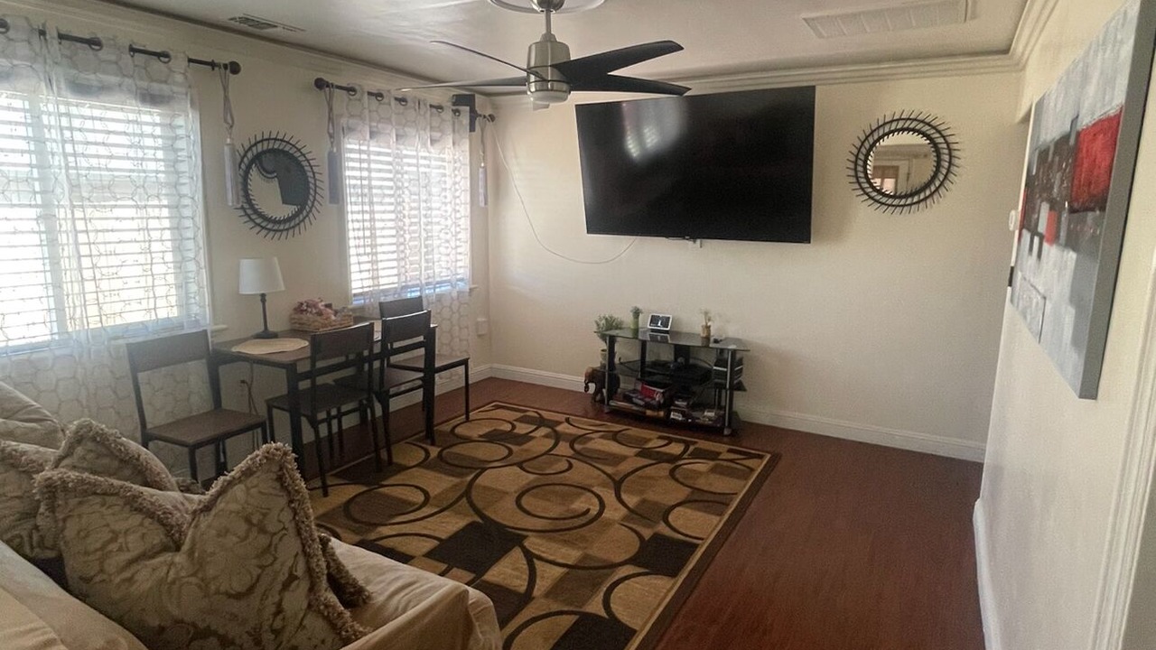 Photo of Bedroom in Arden-Arcade