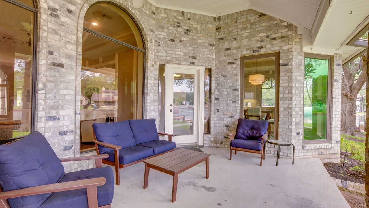 Photo of Patio Balcony in Walden on Lake Conroe