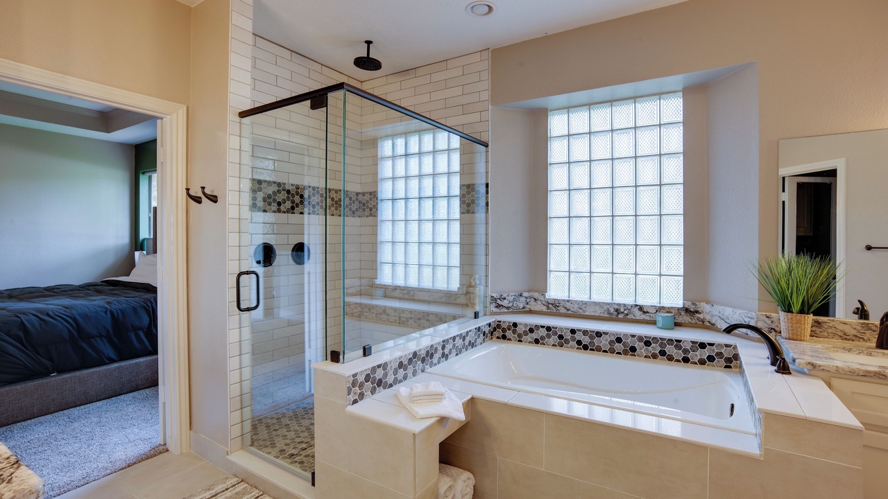 Photo of Bathroom in Walden on Lake Conroe