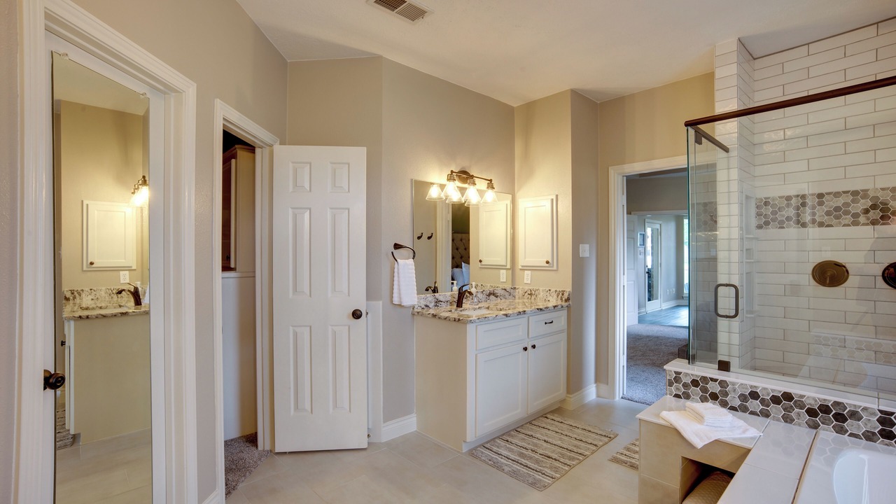 Photo of Bathroom in Walden on Lake Conroe