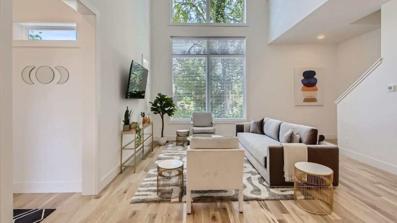 Photo of Livingroom in Berry Hill