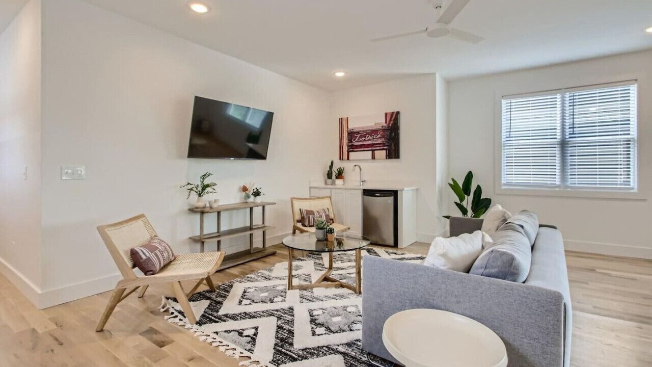 Photo of Livingroom in Berry Hill