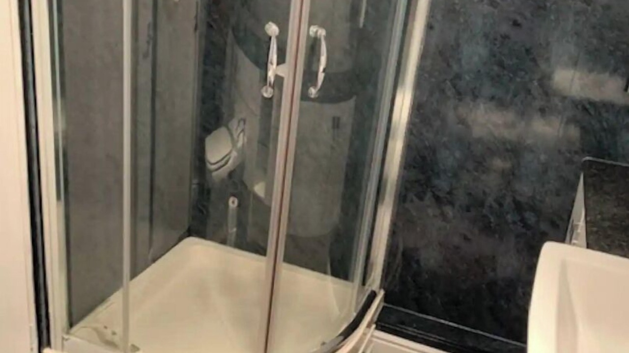 Photo of Bathroom in St Margaret's at Cliffe