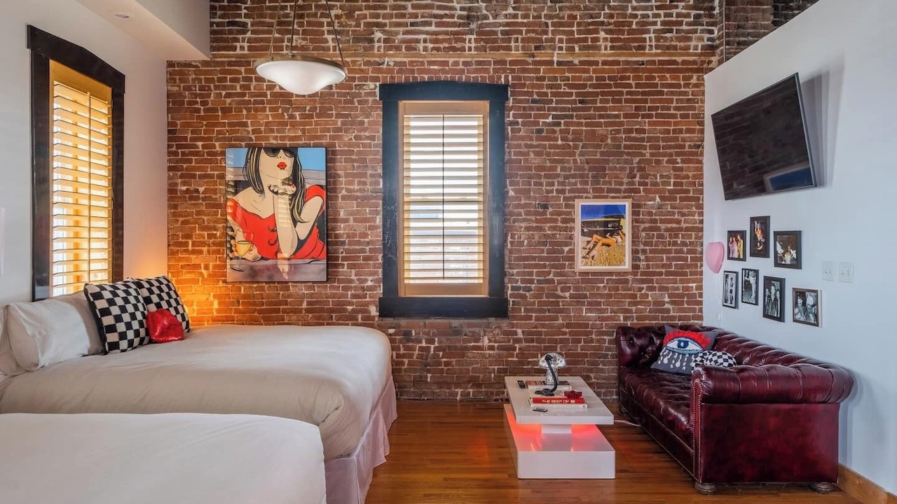 Photo of Bedroom in Crossroads Arts District