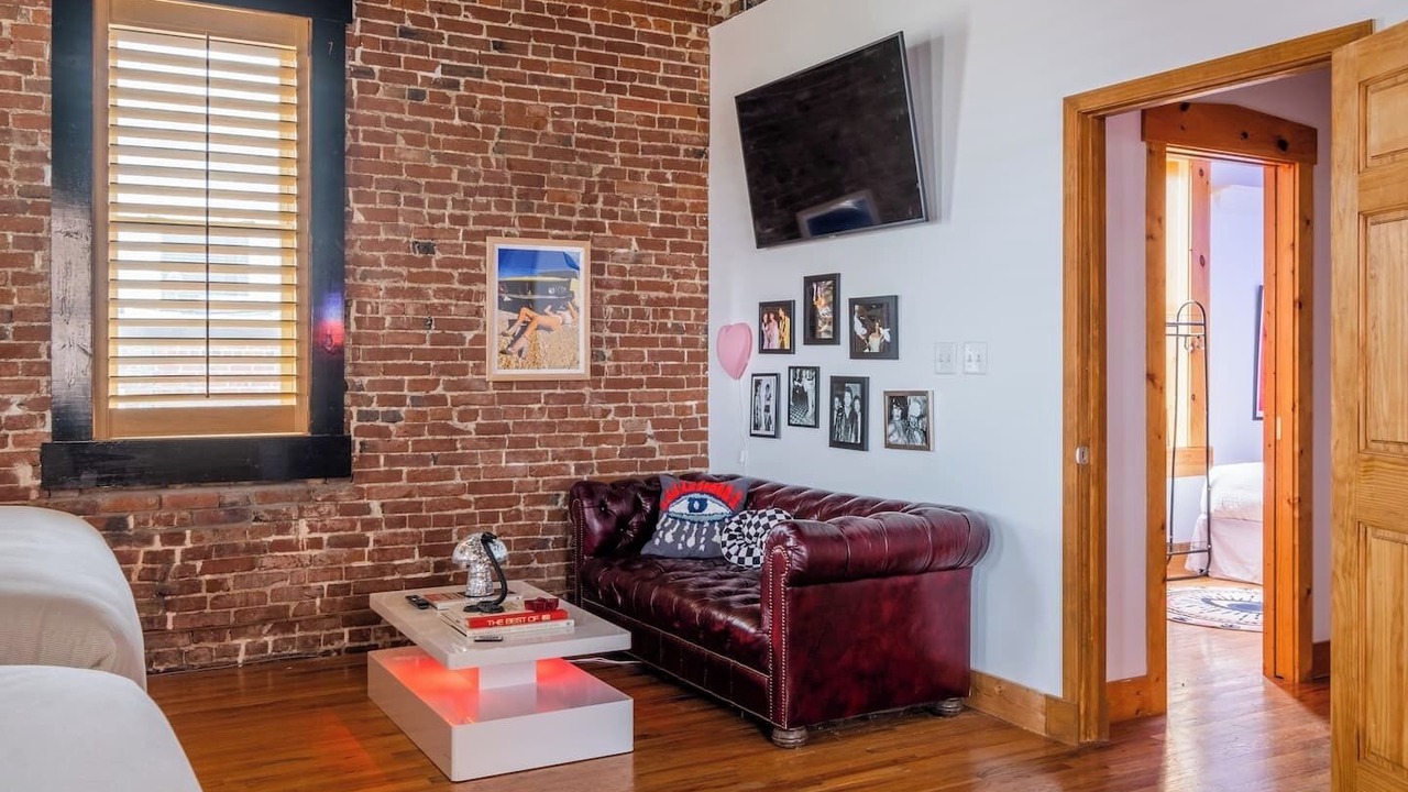 Photo of Livingroom in Crossroads Arts District
