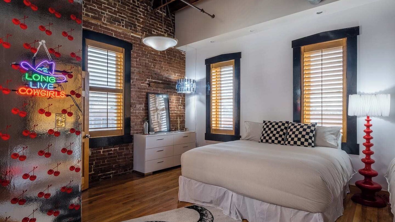 Photo of Bedroom in Crossroads Arts District