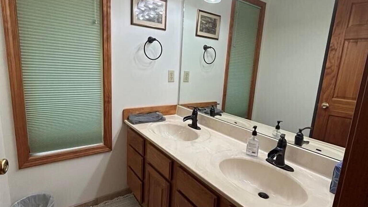 Photo of Bathroom in Dryfork