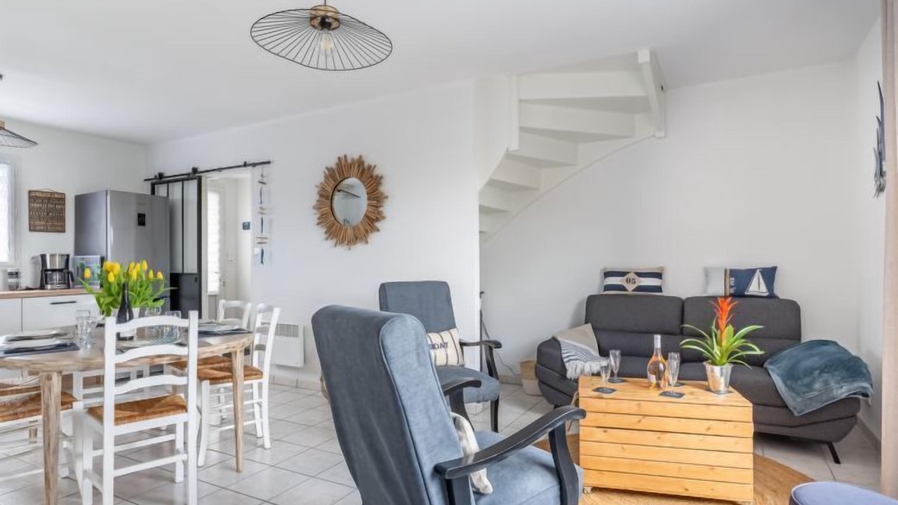 Photo of Livingroom in Damgan