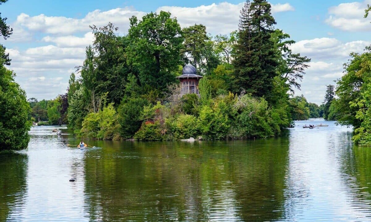 Photo of Others in Neuilly-sur-Seine