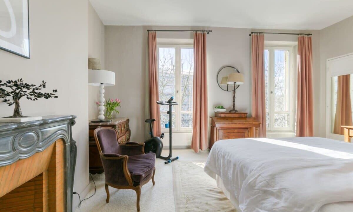 Photo of Others in Neuilly-sur-Seine