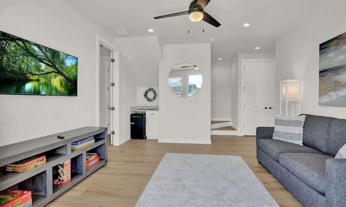 Photo of Bedroom in Point Venture
