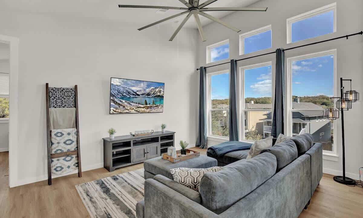 Photo of Bedroom in Point Venture
