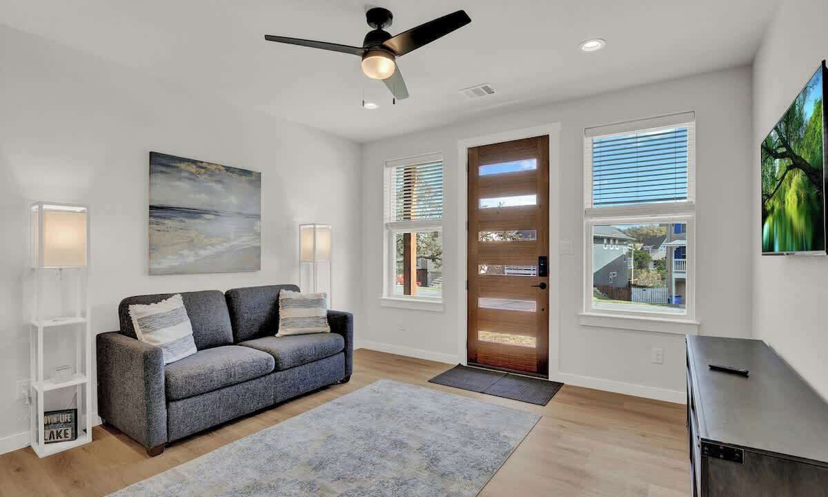 Photo of Bedroom in Point Venture