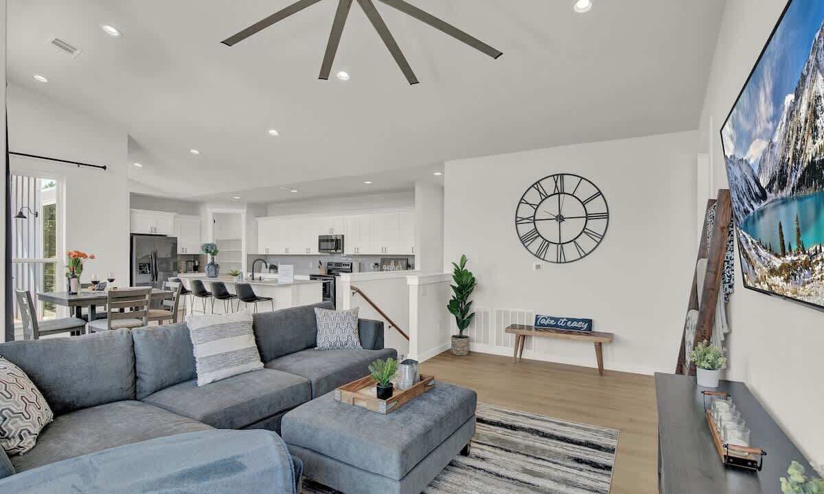 Photo of Bedroom in Point Venture