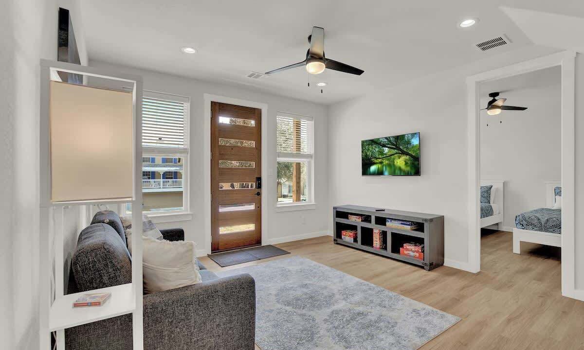 Photo of Bedroom in Point Venture