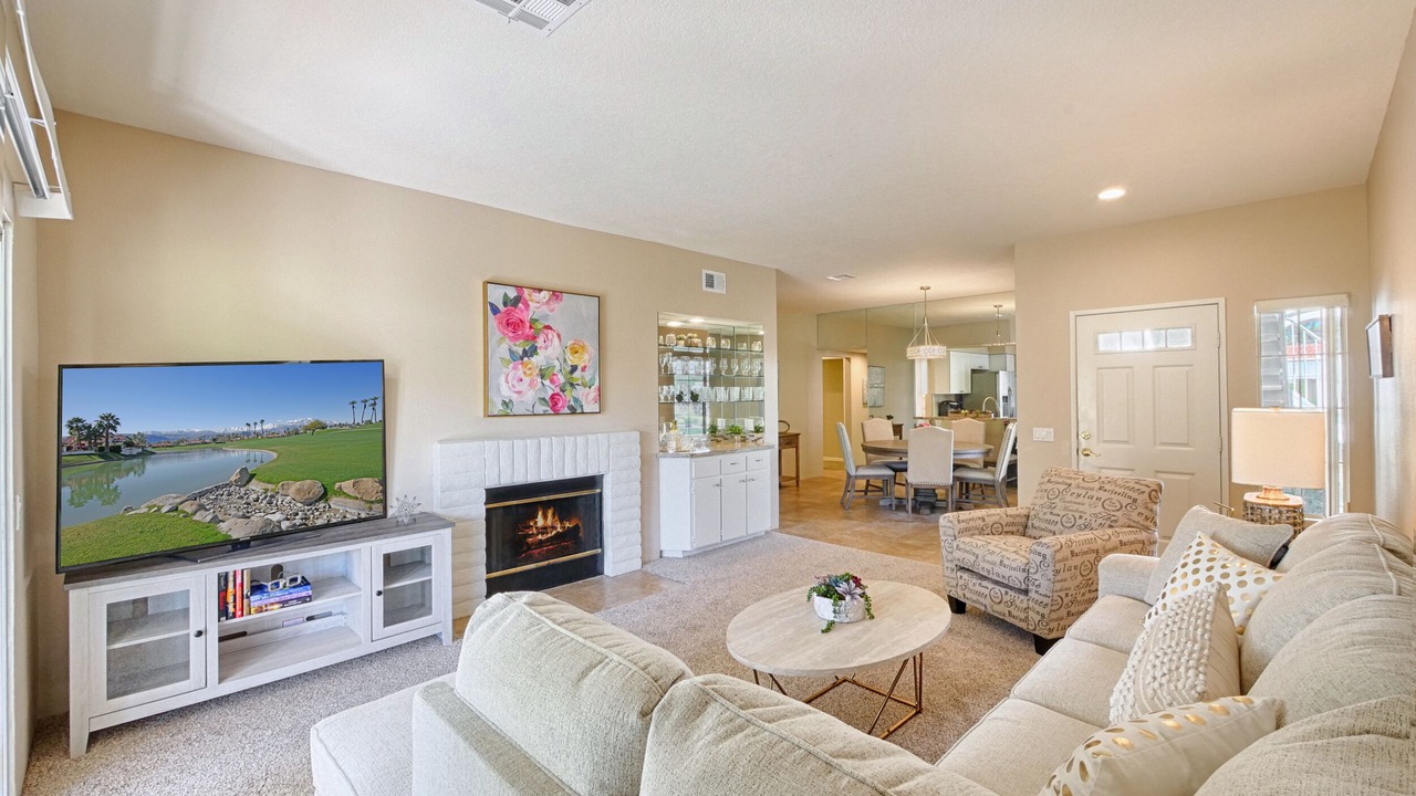 Photo of Livingroom in Palm Desert