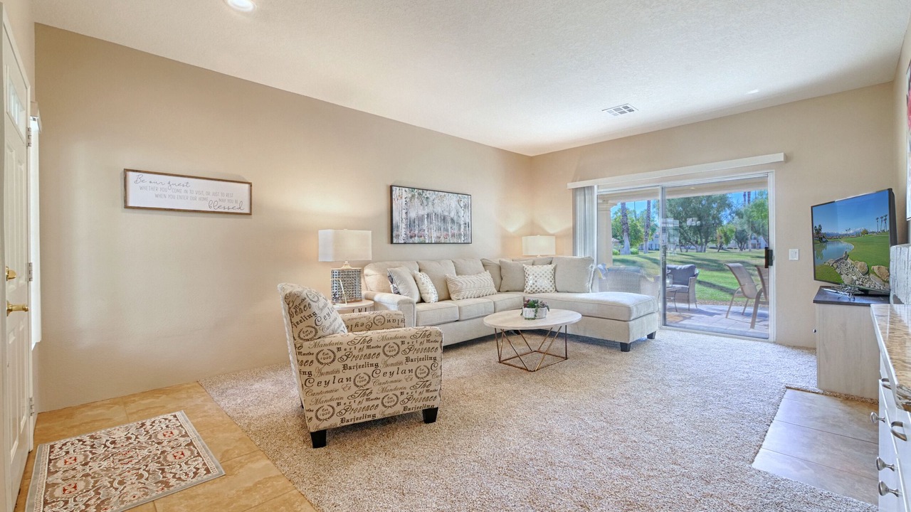 Photo of Livingroom in Palm Desert