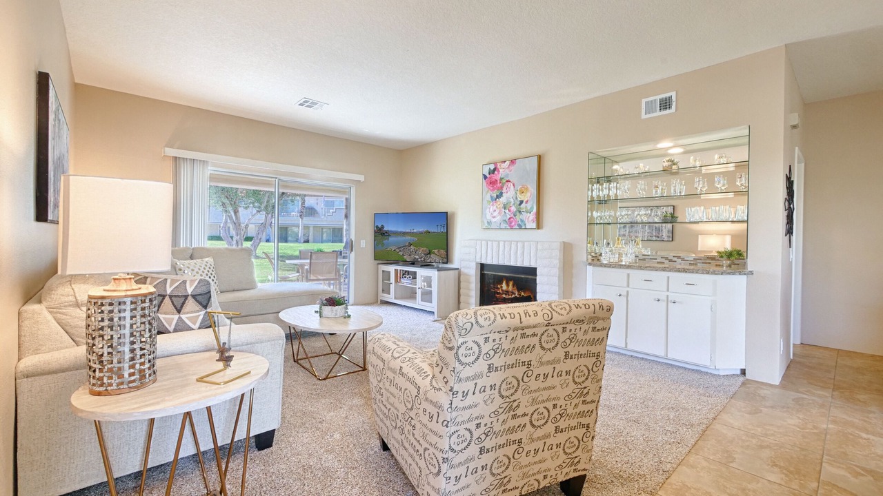 Photo of Livingroom in Palm Desert