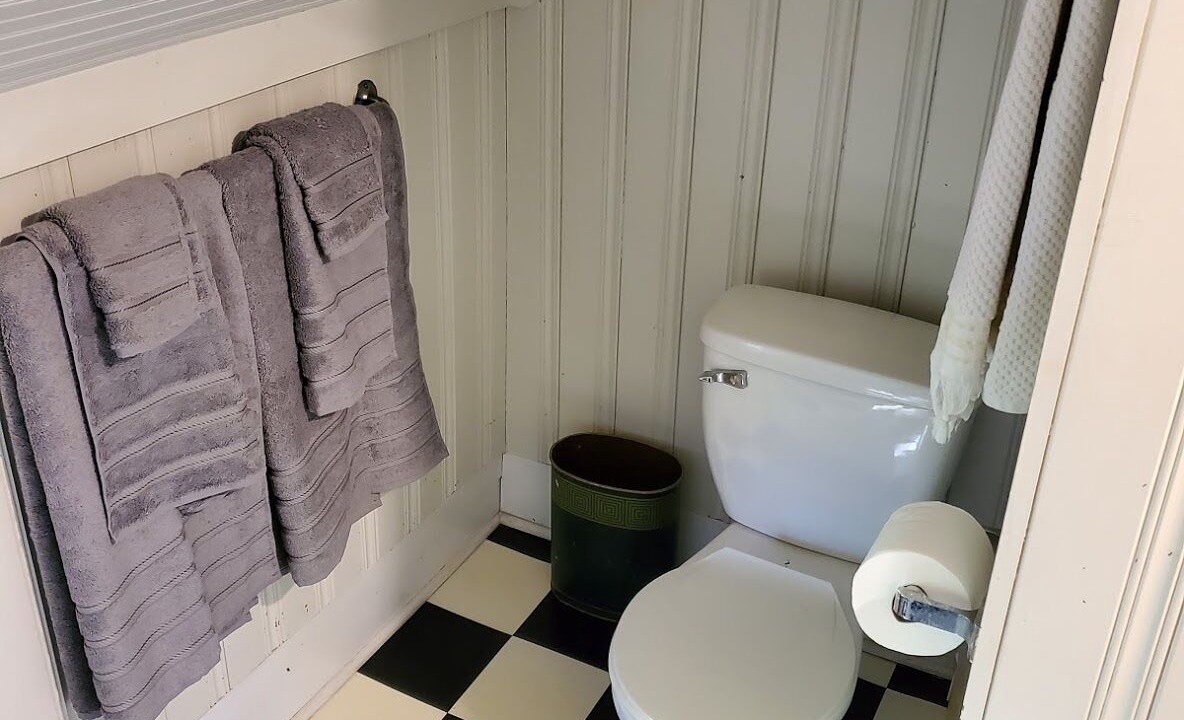 Photo of Bathroom in Oakpark