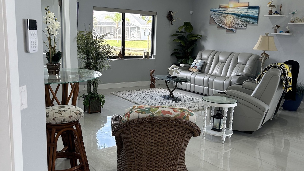 Photo of Livingroom in Gulf Cove