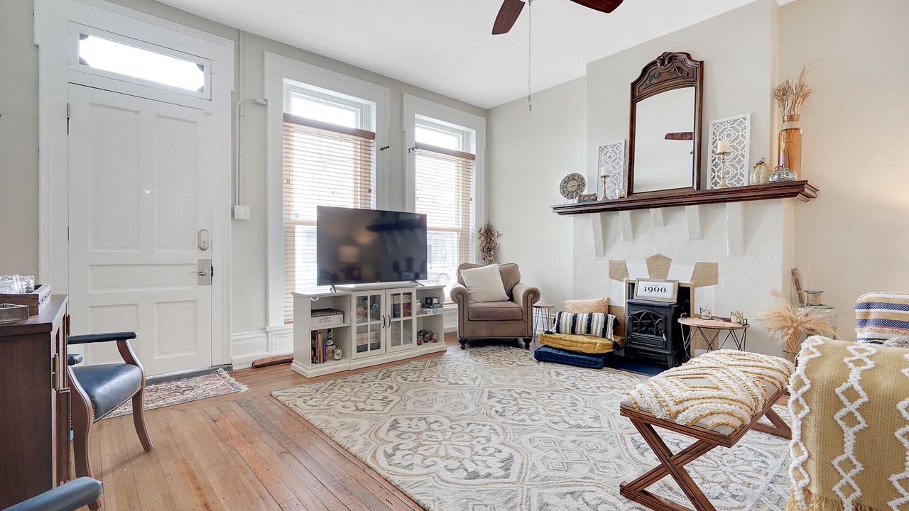 Photo of Livingroom in Smoketown Jackson