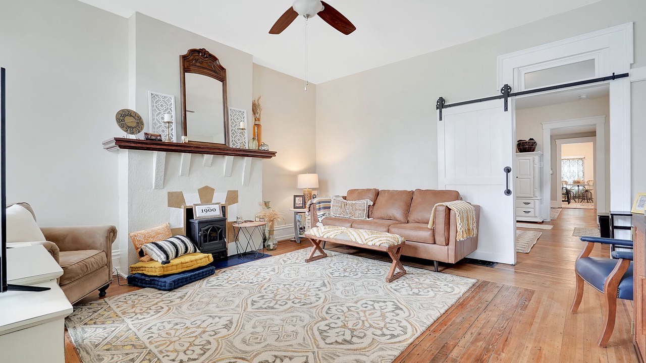 Photo of Livingroom in Smoketown Jackson