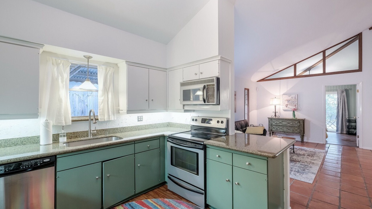 Photo of Kitchen in Oak Park - Northwood