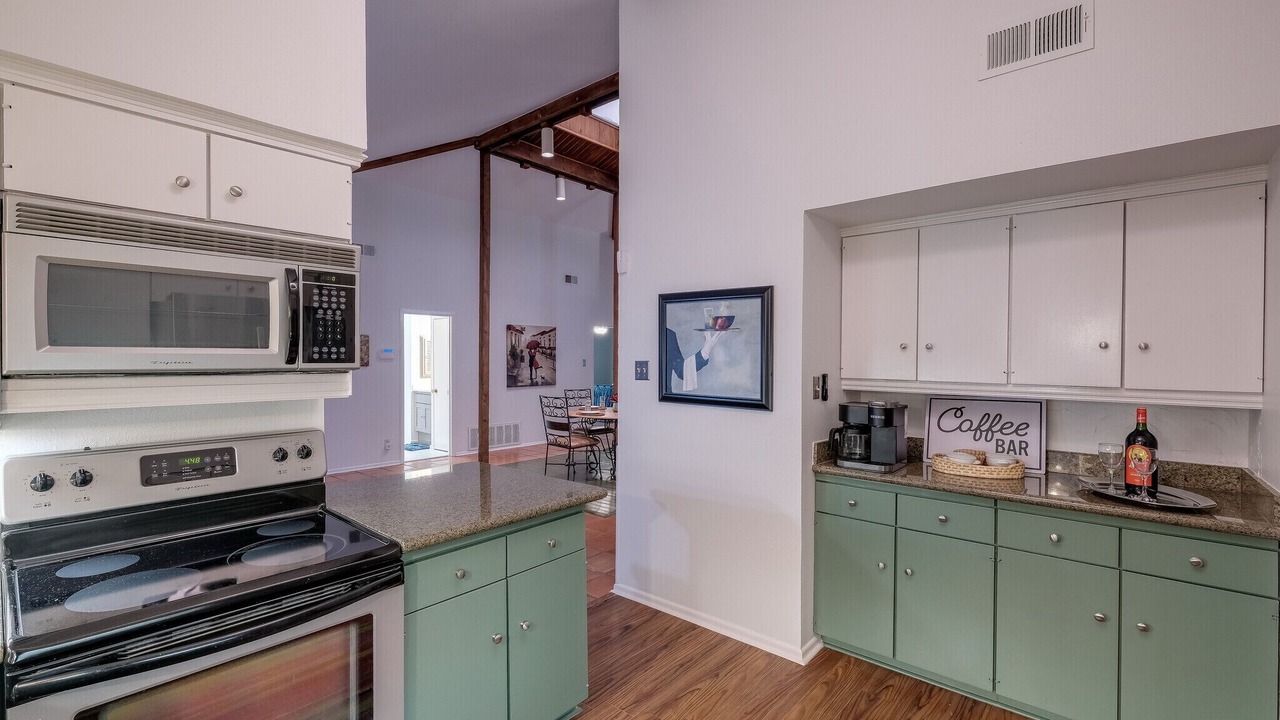 Photo of Kitchen in Oak Park - Northwood