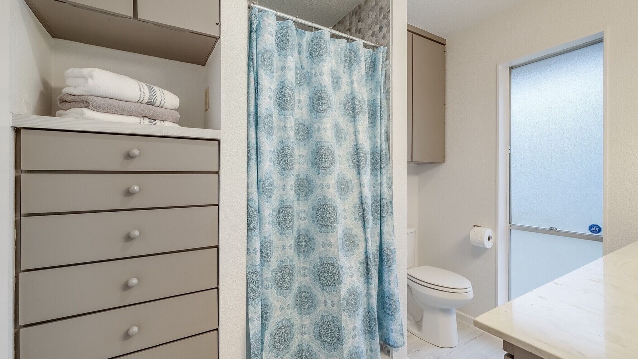 Photo of Bathroom in Oak Park - Northwood