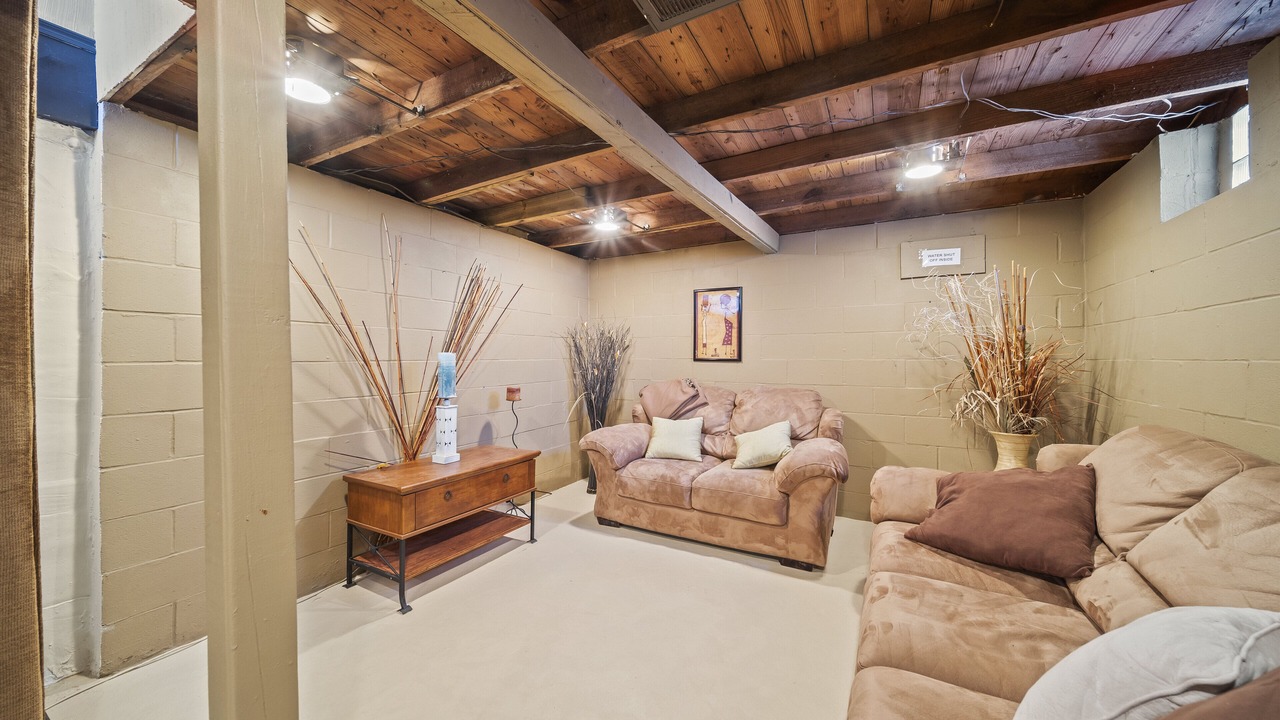 Photo of Livingroom in Turner Park