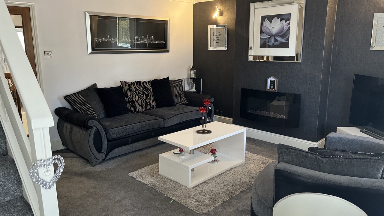 Photo of Livingroom in Burton on Trent