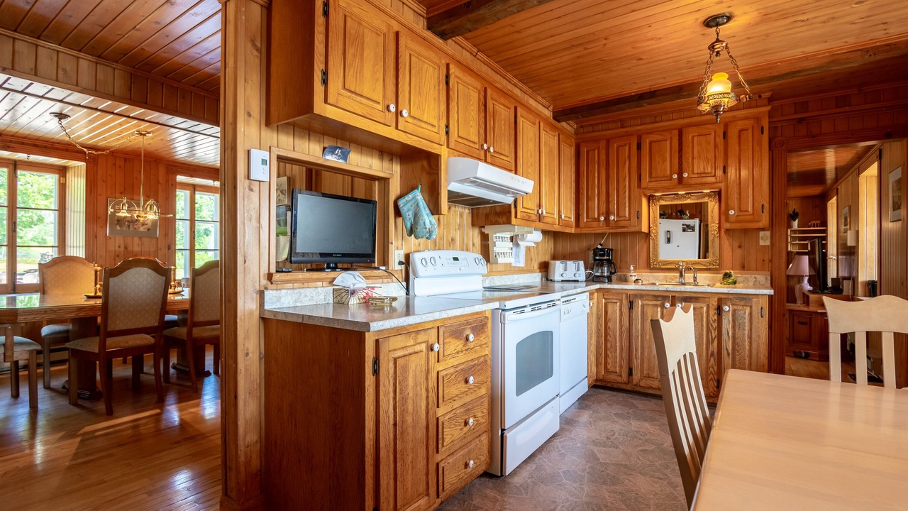 Photo of Kitchen in St-Francois-de-l'Ile-d'Orleans