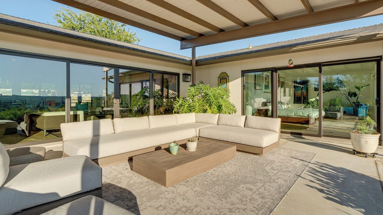 Photo of Patio Balcony in Sky Forest