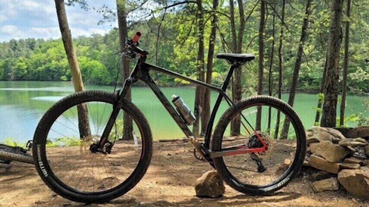 Photo of Others in Aska