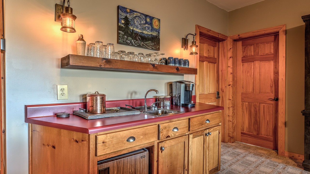 Photo of Others in Aska