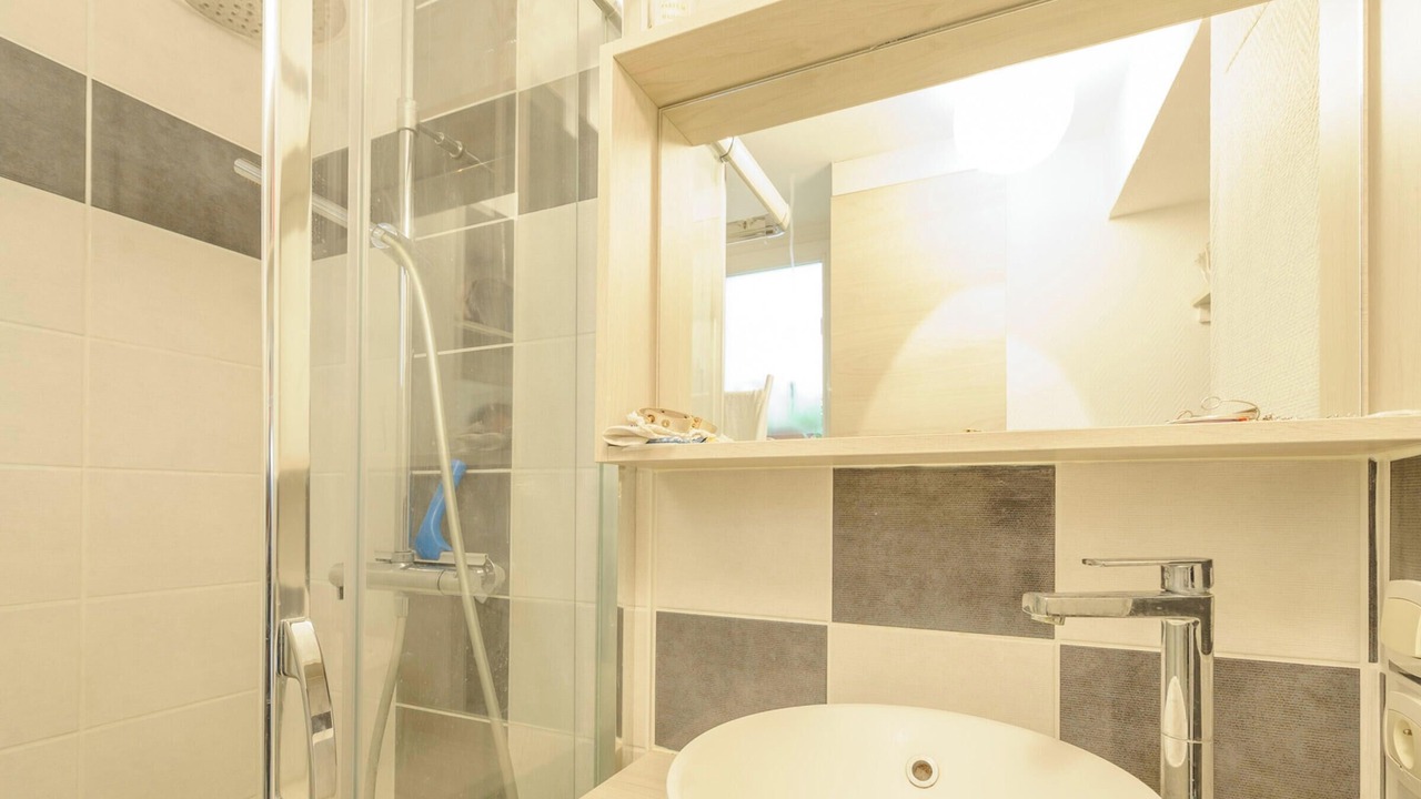 Photo of Bathroom in La Rochelle City Centre