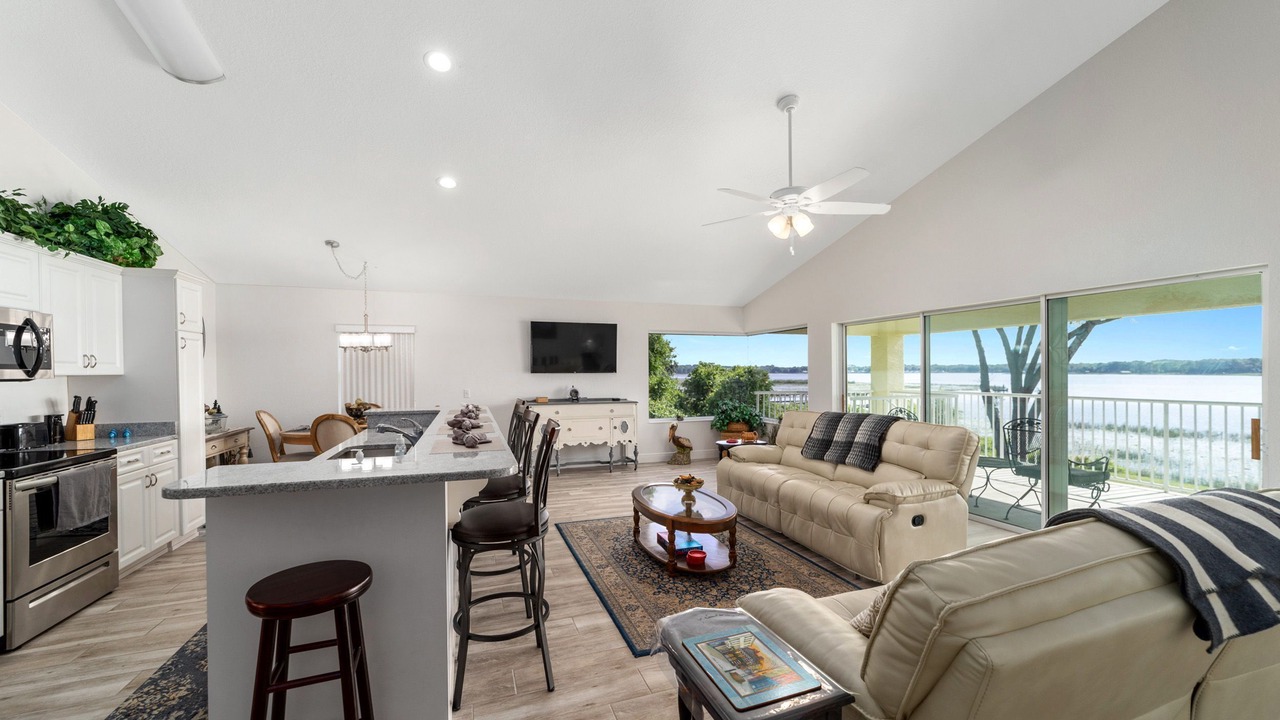 Photo of Livingroom in Candler