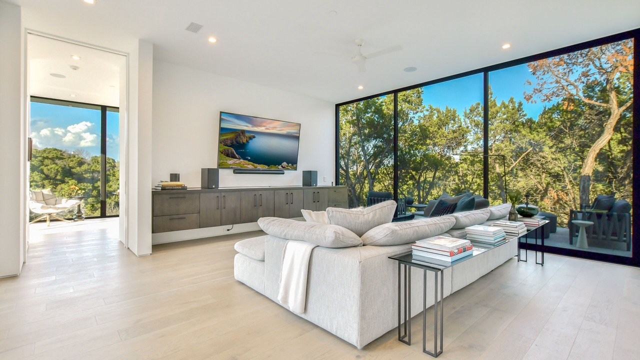 Photo of Bedroom in West Lake Hills