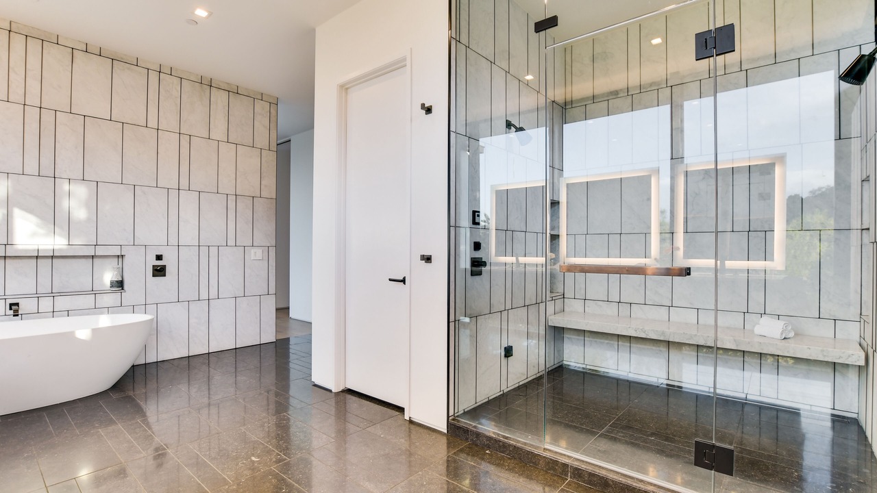 Photo of Bathroom in West Lake Hills